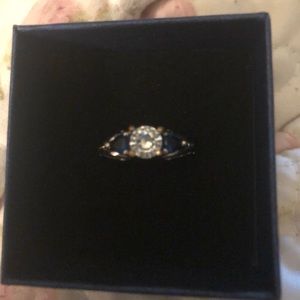 Silver color size 7 with cubic zirconia and stones